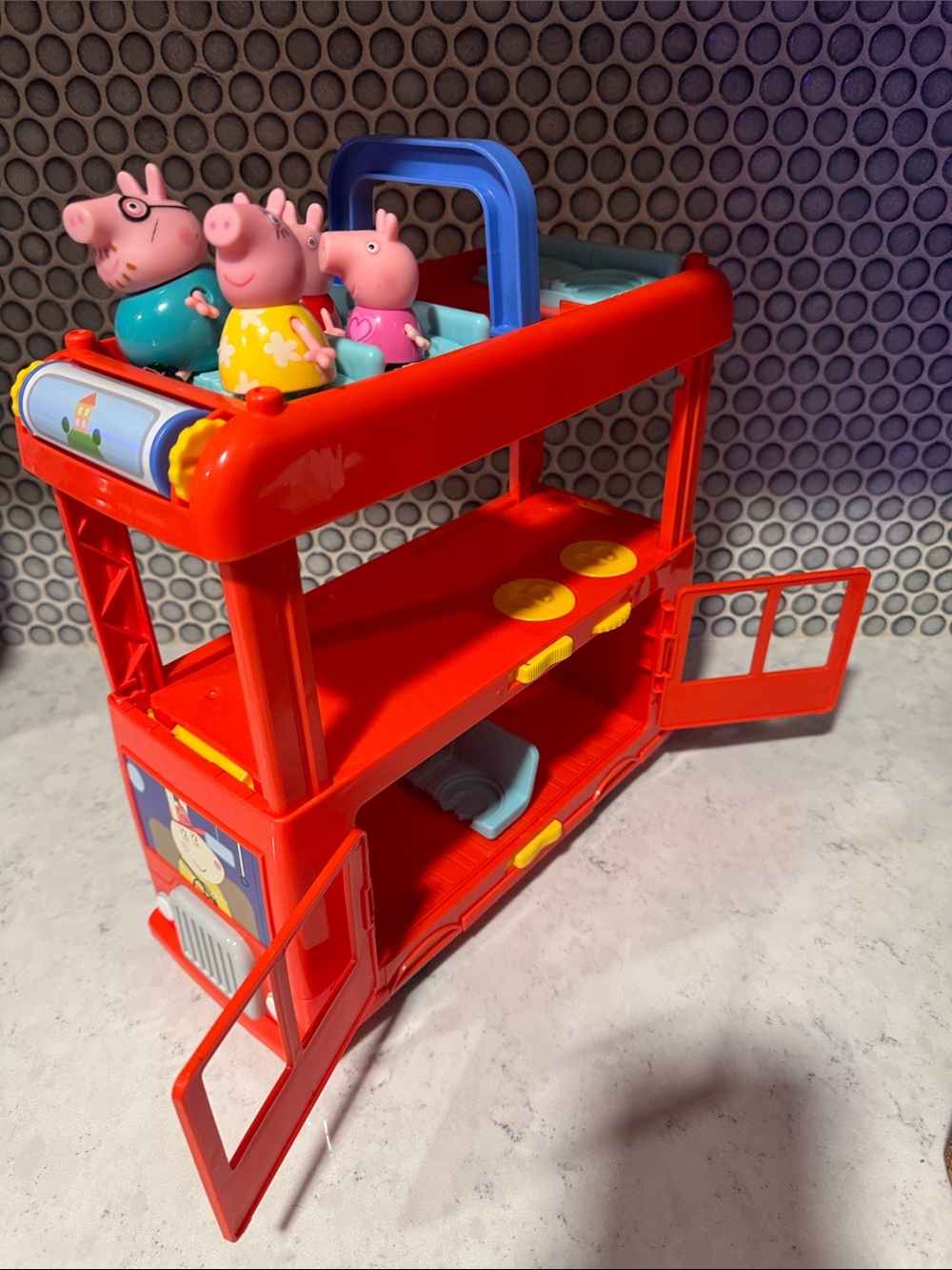 Hasbro 2024 Peppa Pig 2-in-1 Party Bus Playset Double-Decker 4 Character Figures